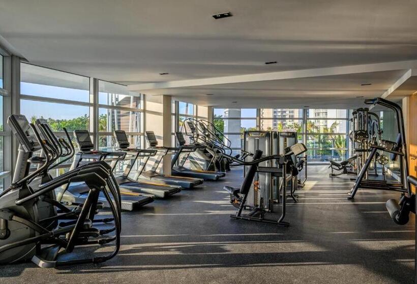 ホテル Amrit Ocean Resort & Residences Singer Island
