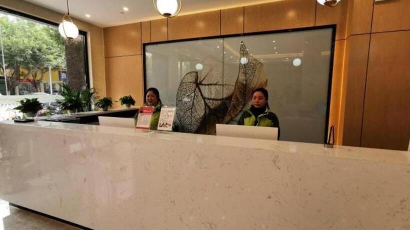 هتل Greentree Inn Ganzhou Gan County Bus Station