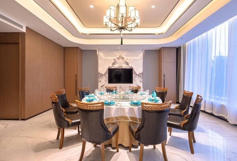 هتل Hampton By Hilton Changchun Ziyou Road
