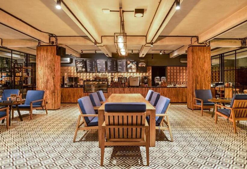 هتل Jw Naungan Coliving