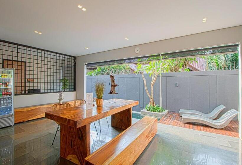 هتل M Studio Karawaci