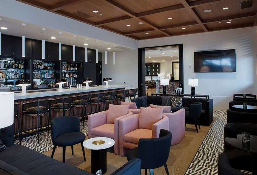 هتل The Haywood El Dorado, Tapestry Collection By Hilton