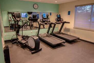 هتل Tru By Hilton Norfolk Airport