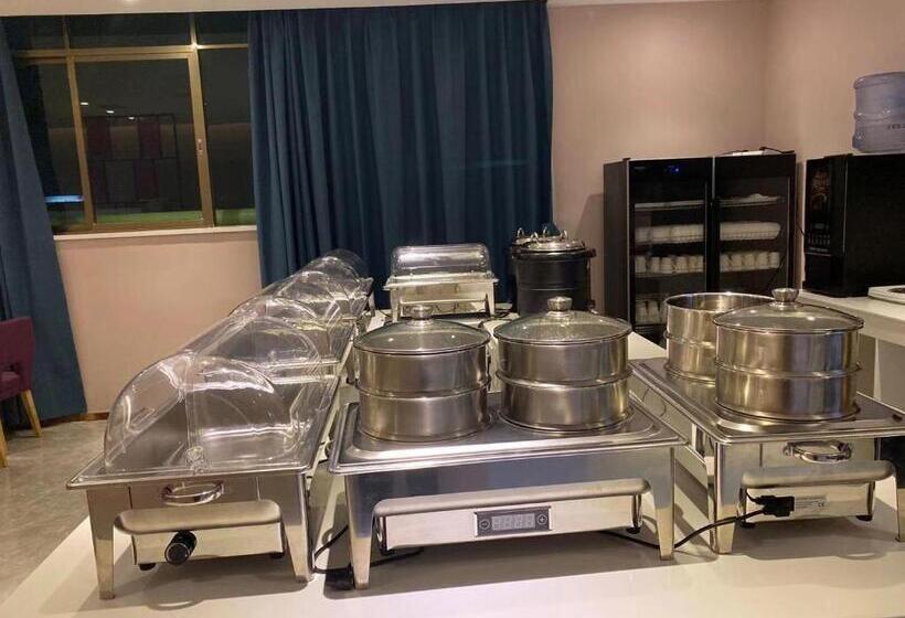 Lavande Hotel Jiangmen Golf Club