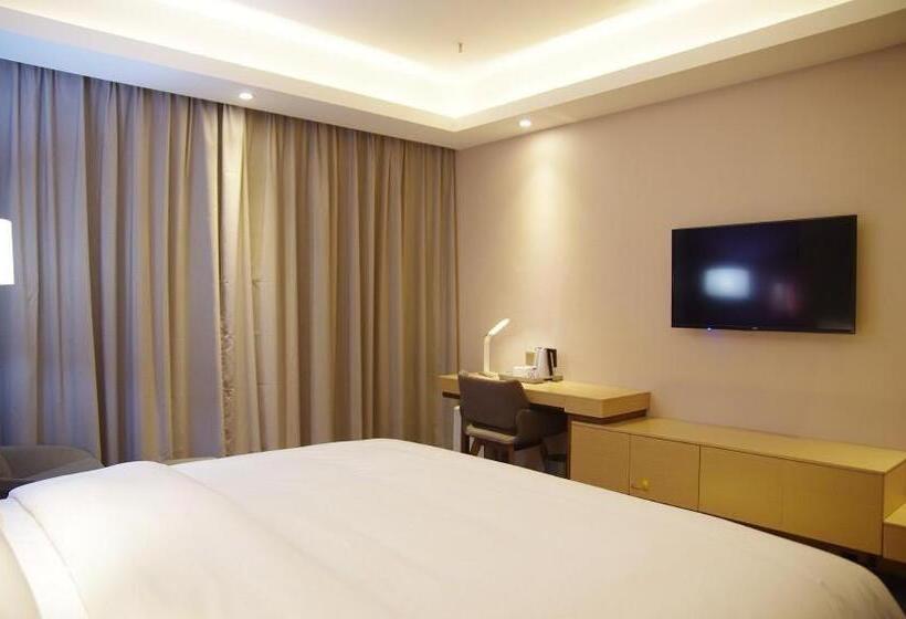 Lavande Hotel Neijiang High Speed Railway Station Peace Plaza