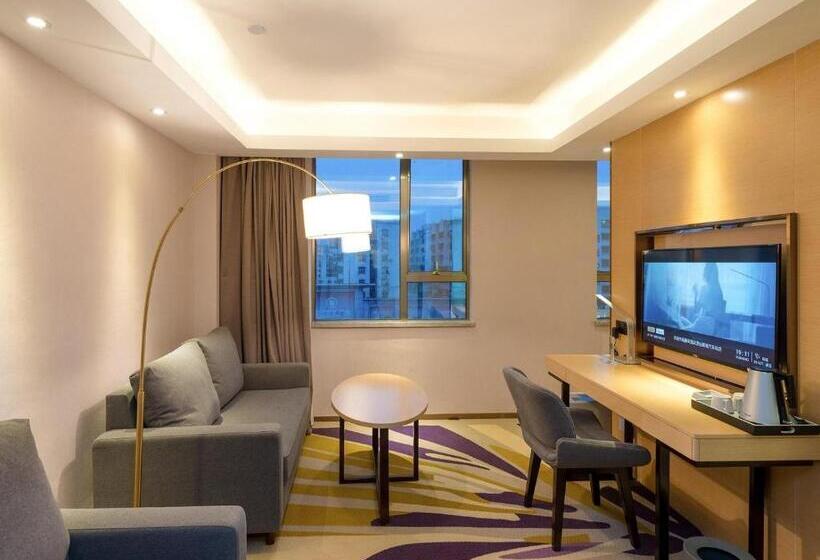 Lavande Hotel Qingyuan Municipal Government New Town Bus Station