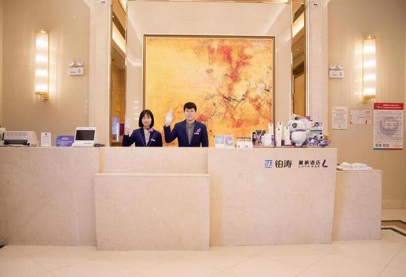 Lavande Hotel Urumqi High Speed Railway Wanda Plaza