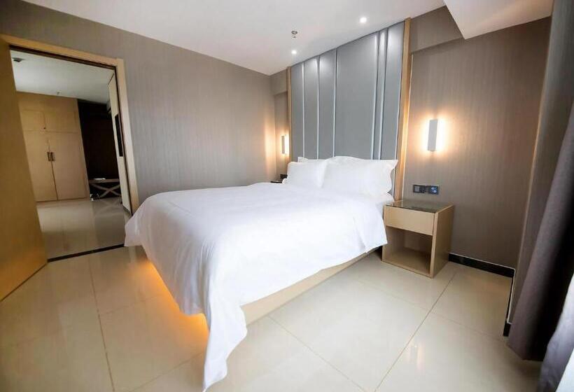 Lavande Hotel Urumqi High Speed Railway Wanda Plaza