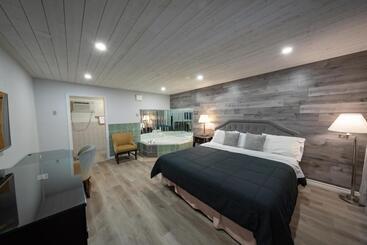 مُتل Choice Inn By The Falls
