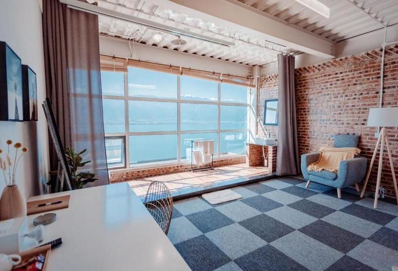 پانسیون 1979 Treeinn