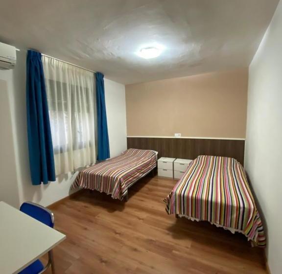 Пансион Hostal Urpi Oklahoma