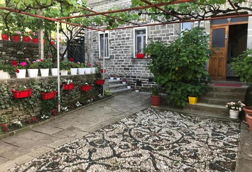 پانسیون The Mosaic House   Shtepia Me Mozaik