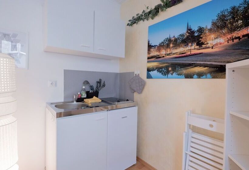 Relax Aachener Boardinghouse Premium 1