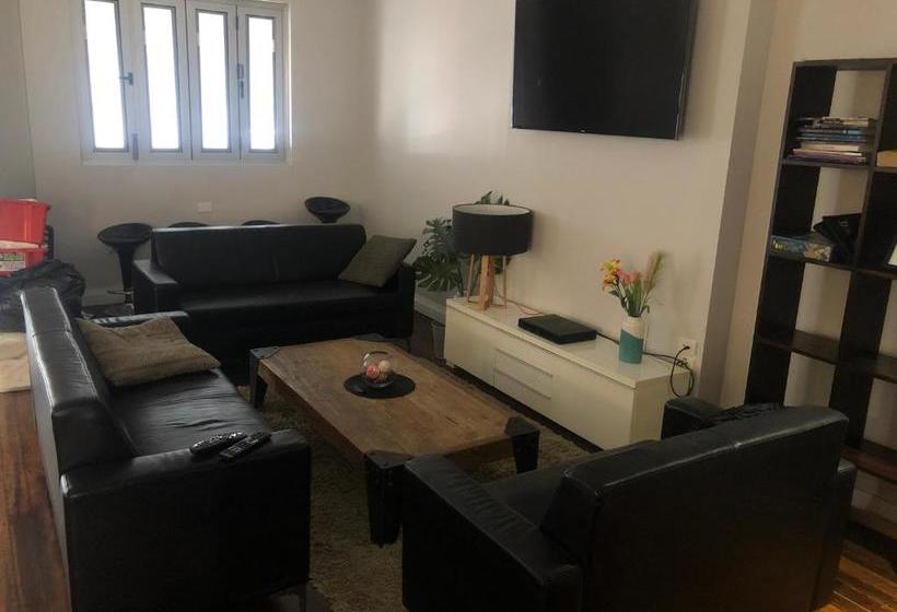 هتل Studios On King