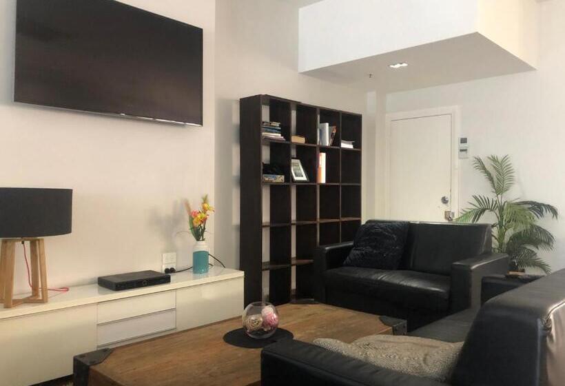 هتل Studios On King