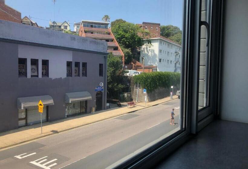 هتل Studios On King