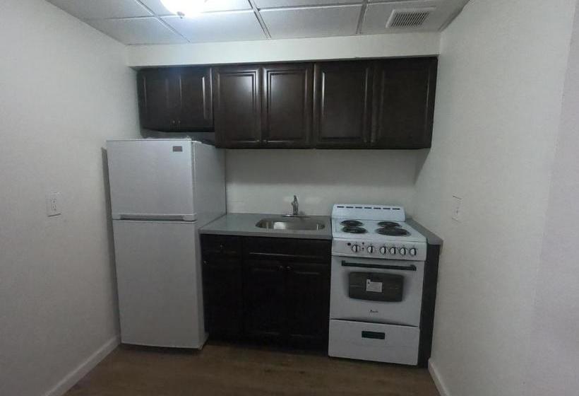 ホテル Executive Inn & Suites  Neptune  Tinton Falls