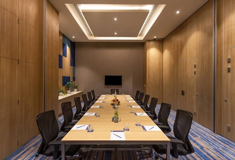 Fotos del hotel Holiday Inn Express & Suites Bengaluru Old Madras Road, An Ihg:  5