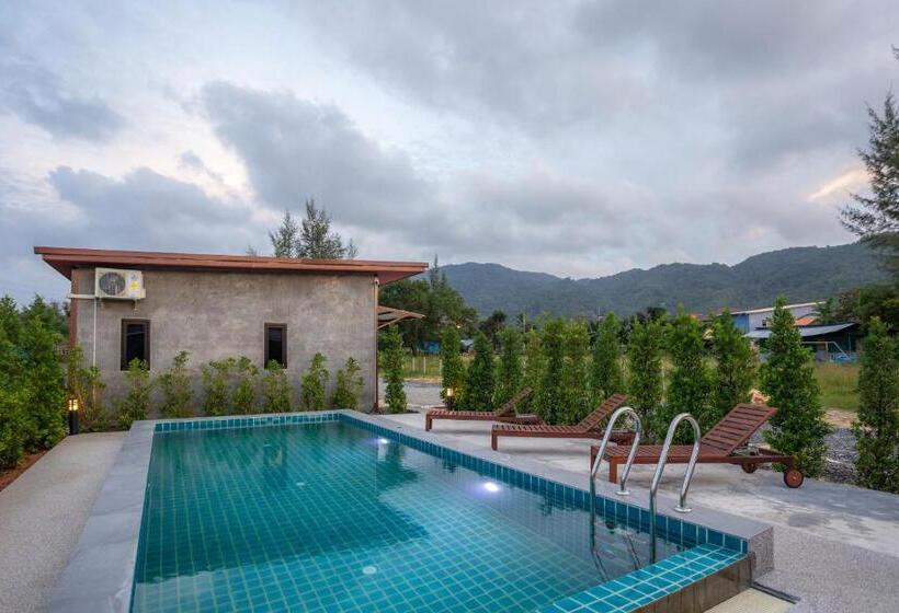 هتل Malinee Resort