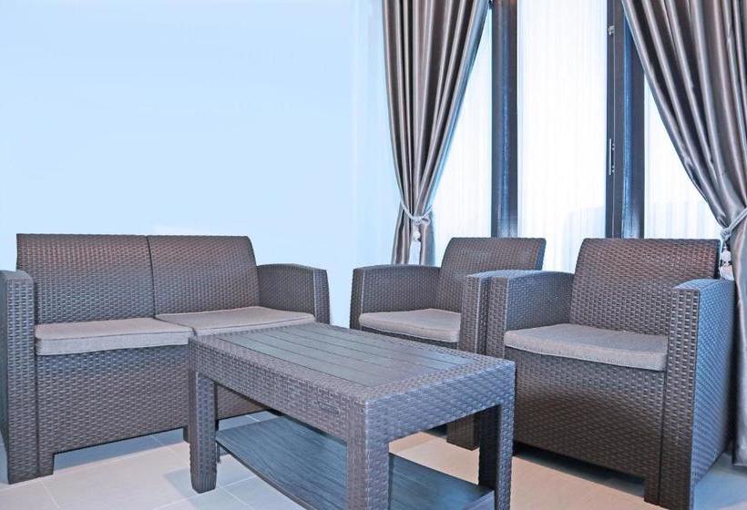 هتل Oyo 3114 Residence Dalimo