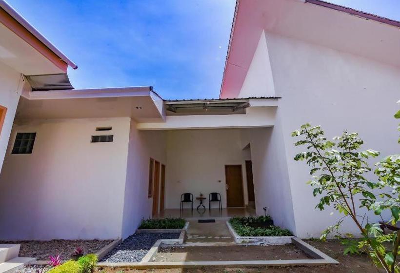 هتل Oyo 3315 Tanjung Residence Syariah