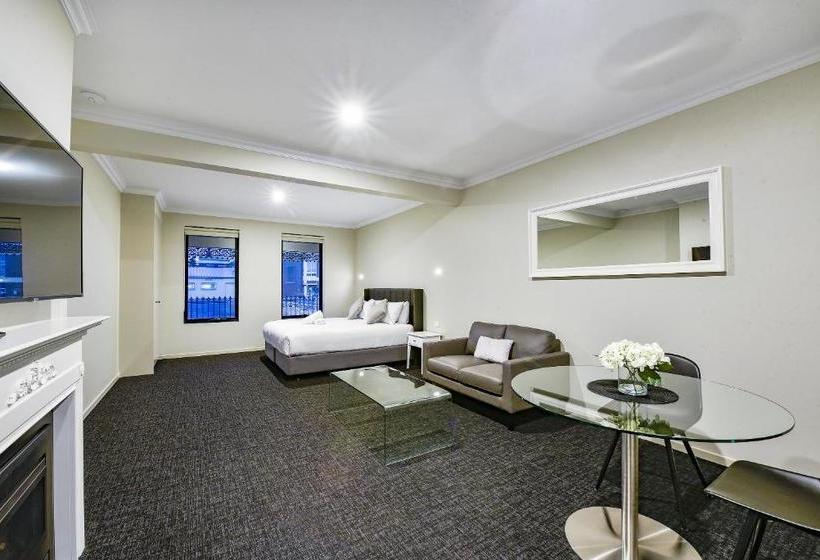 مُتل Aloha Central Premium Studios