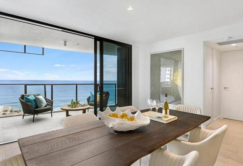 استراحتگاه Vue Broadbeach   Official