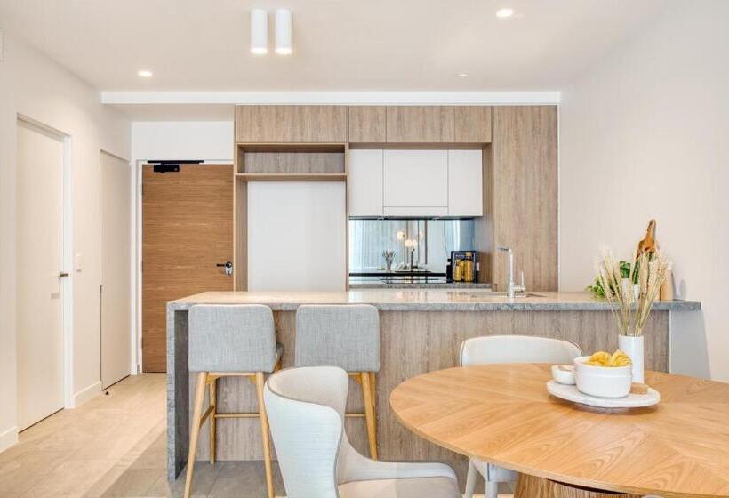 استراحتگاه Vue Broadbeach   Official