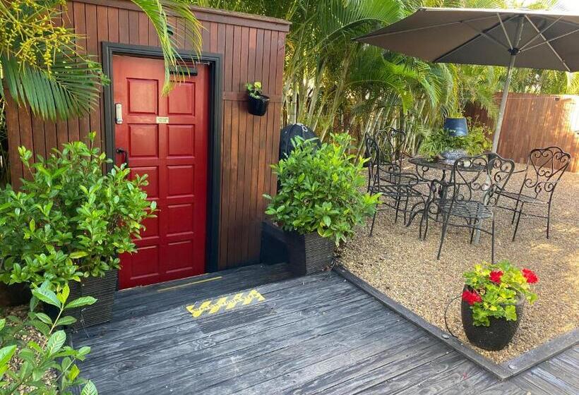 تختخواب و صبحانه Freshwater Bnb
