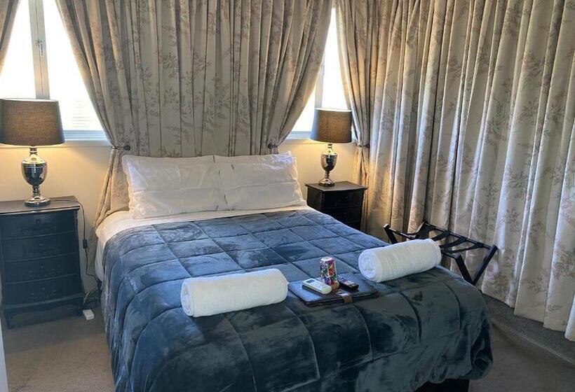 تختخواب و صبحانه Freshwater Bnb