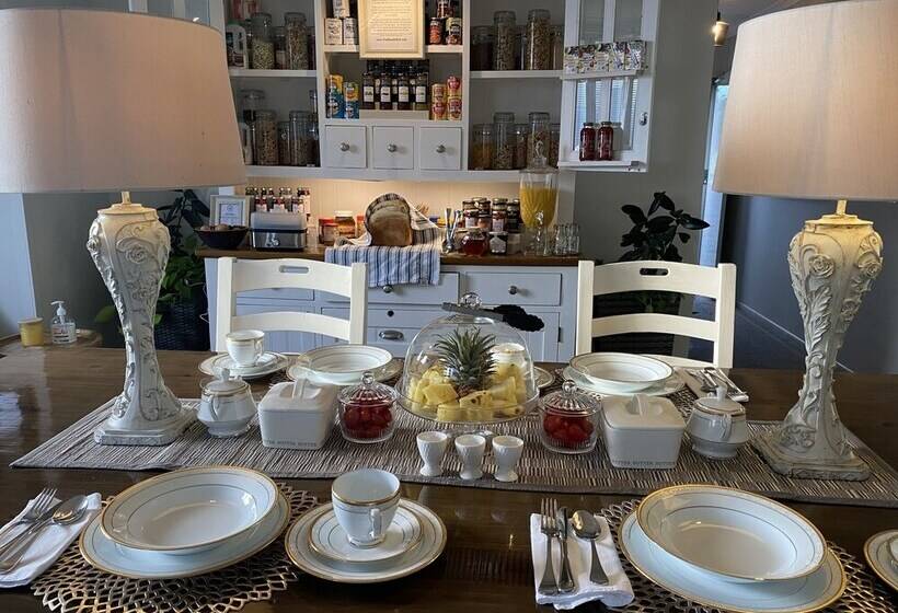 تختخواب و صبحانه Freshwater Bnb