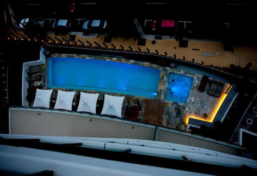 Hostrelax Residences On Surfers