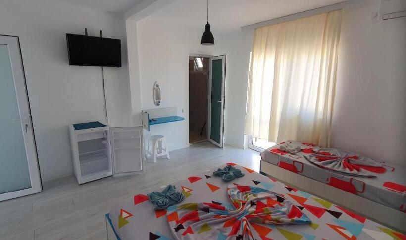 پانسیون Hostel Delfinul Albastru