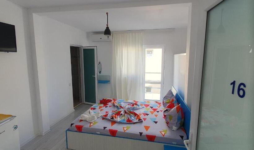 پانسیون Hostel Delfinul Albastru