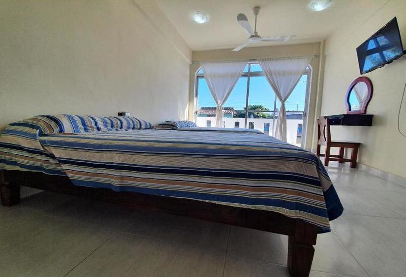 بنسيون Las Flores