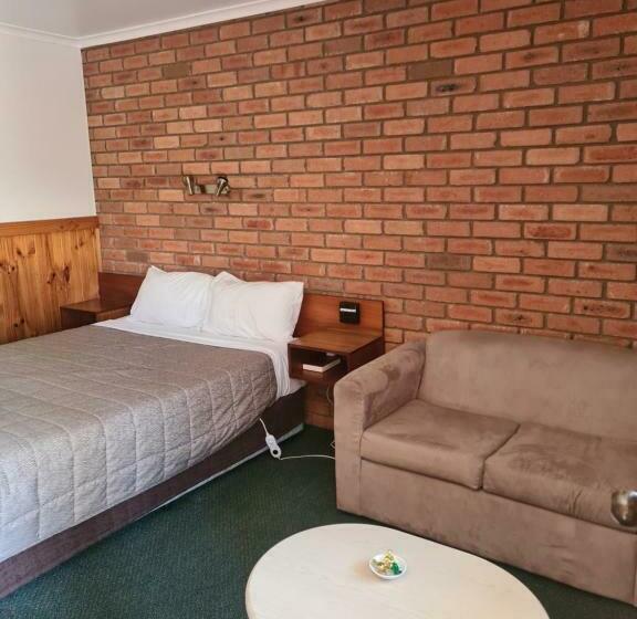 Regency Court Motel