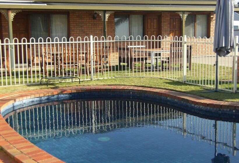 Regency Court Motel