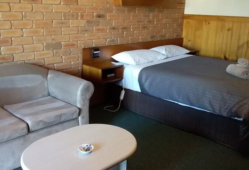 Regency Court Motel