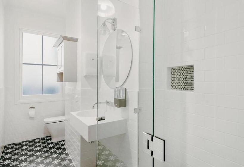 The Victoria Hotel Bathurst