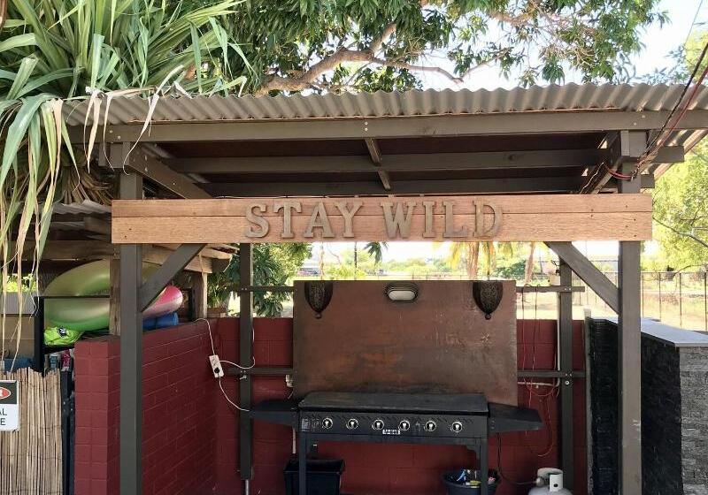 הוסטל Kimberley Travellers Lodge  Broome Yha