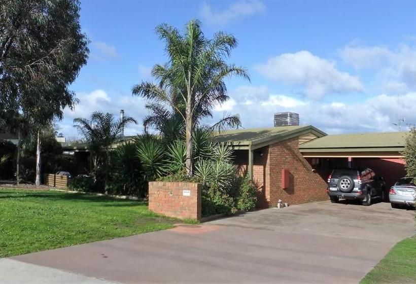 Bed and Breakfast Elwood House