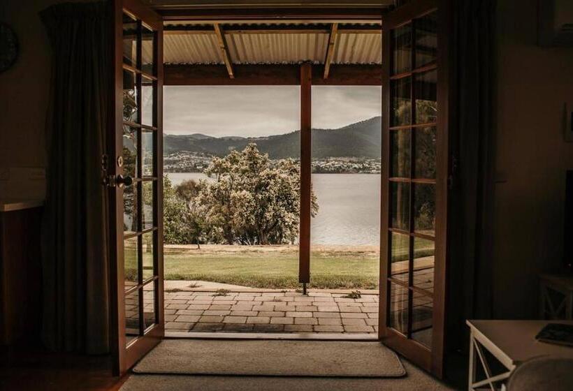 تختخواب و صبحانه Otago Cottage
