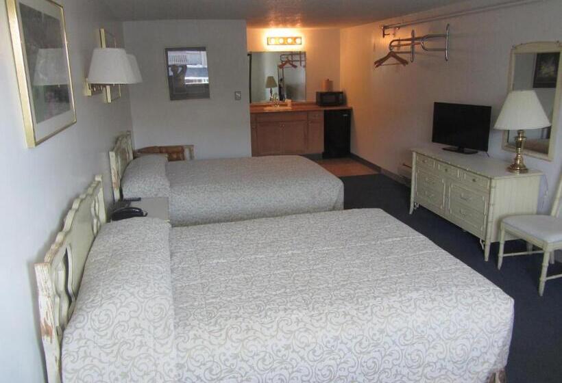 Green Dolphin Motel