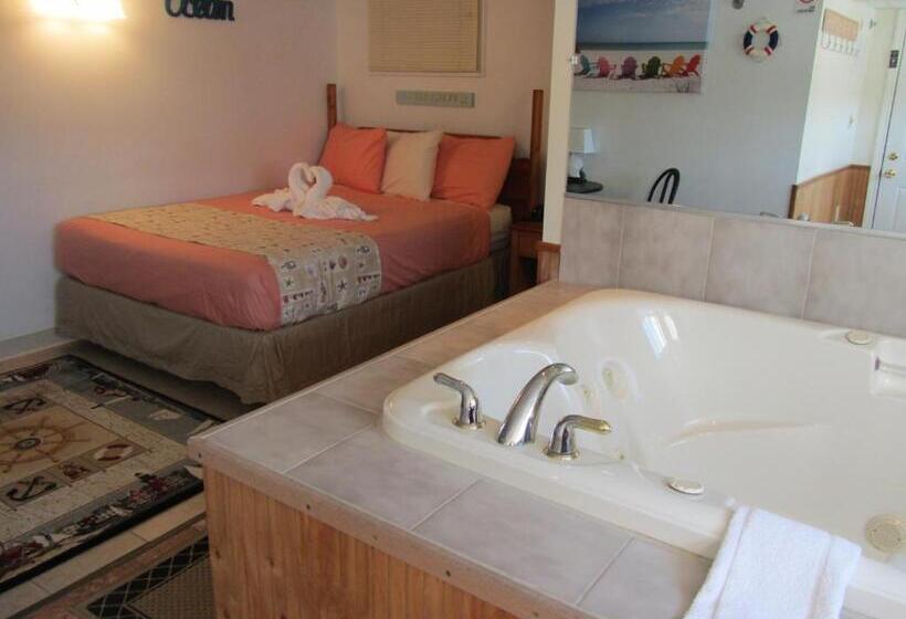 Green Dolphin Motel