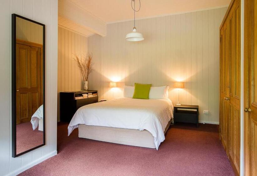 Отель Braeside Mount Macedon Country Retreat Bed And Breakfast