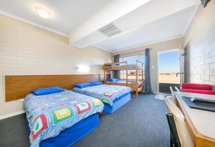 בית מלון כפרי Nullarbor Roadhouse