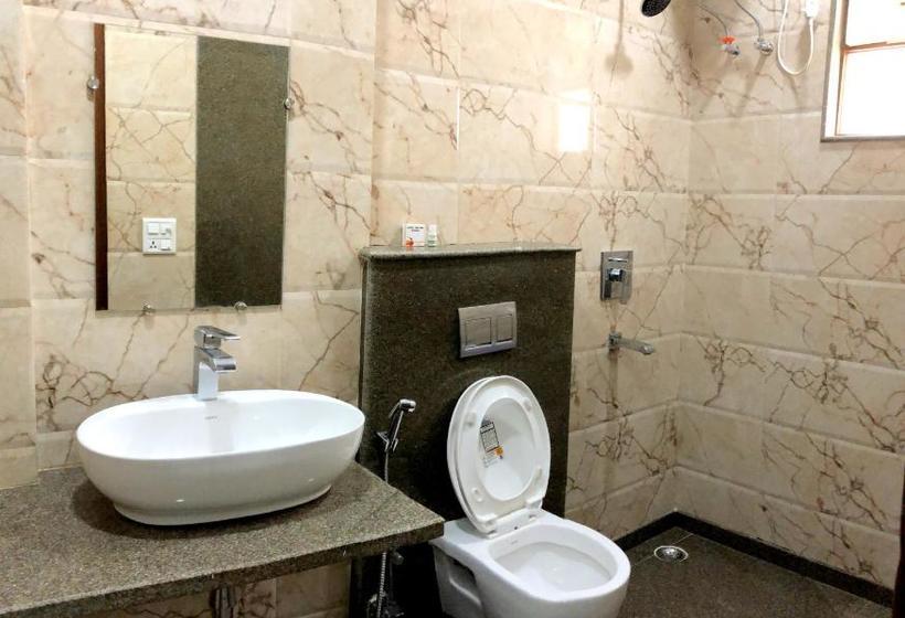 Отель Taru Inn