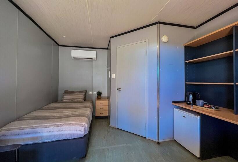 فندق على الطريق Oasis Newman