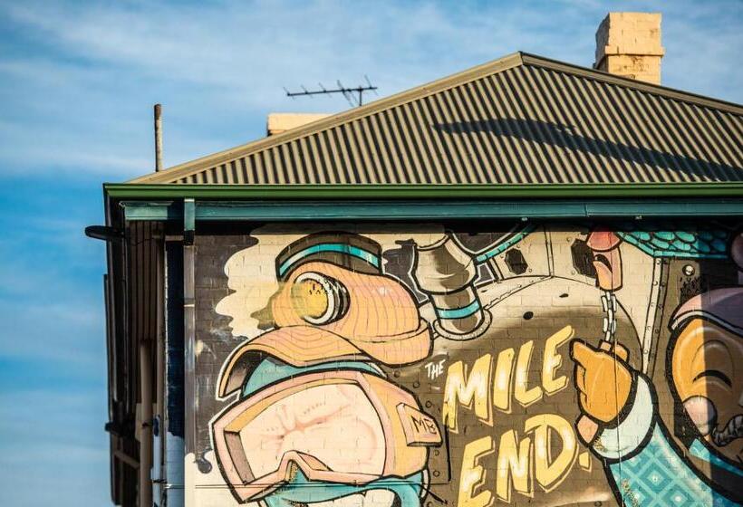 مُتل The Mile End