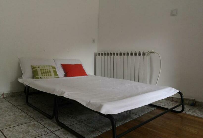 פנסיון Guest House Ena